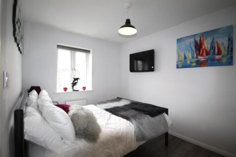 Bedroom 2 .JPG