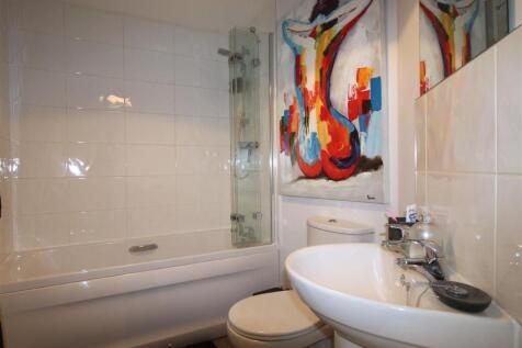 main bathroom .JPG