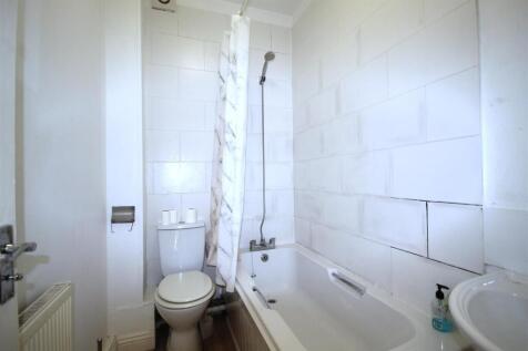 bathroom .JPG