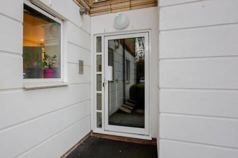 13 Yarlington Court-LR-54.jpg