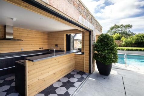 Outdoor Kitchen