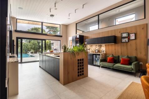 Kitchen/Dining