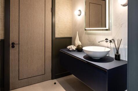 Show Apartment