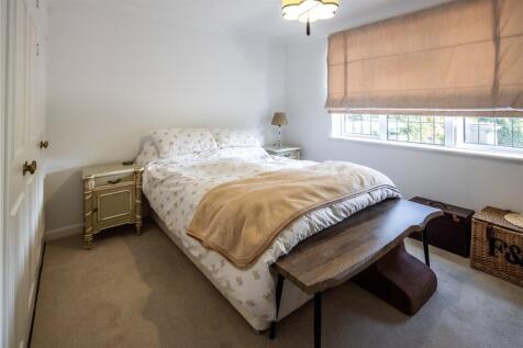 Unit Bedroom