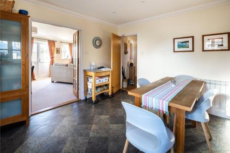 Kitchen/Dining Area