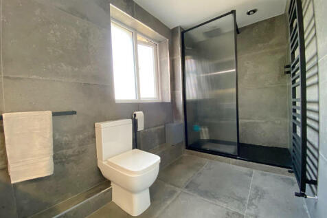 Primary Bedroom EnSuite