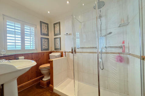 Bedroom One Ensuite
