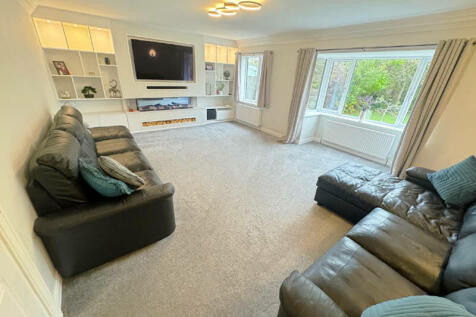 Spacious Front Lounge