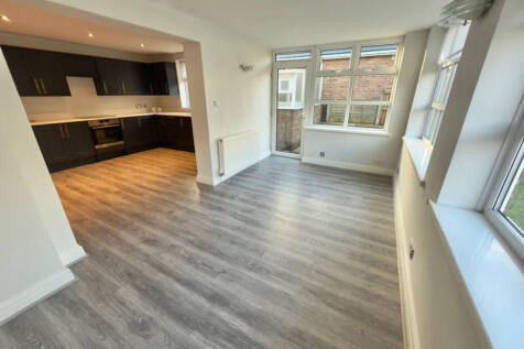 Second Lounge/Family Room