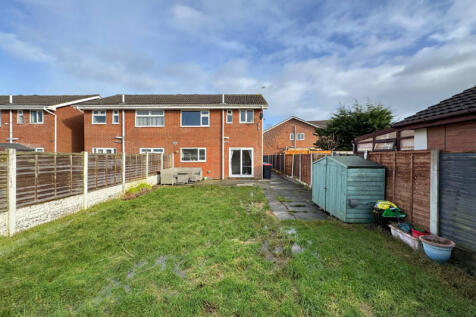 Good Size Rear Garden