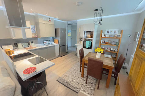 Open Plan Dining Kitchen/Lounge