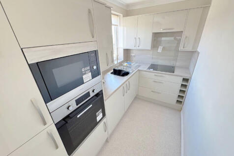 Modern Dining Kitchen