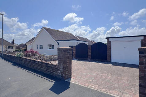 Rear / Garage