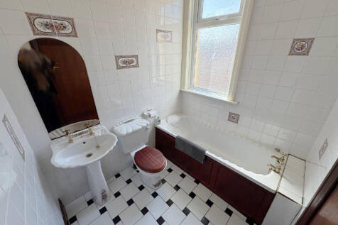 Ground Floor Bathroom