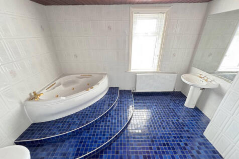 First Floor Bathroom