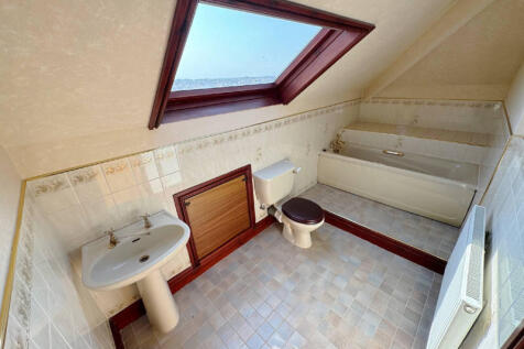 Second Floor Family Bathroom