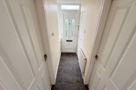 Ground Floor Apartment - Entrance Hallway
