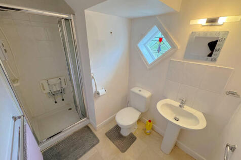 Ground Floor Apartment - Shower Room