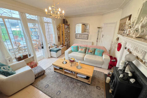 Rear Lounge