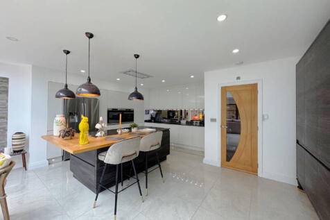 Family Dining Kitchen