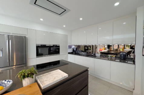 Family Dining Kitchen