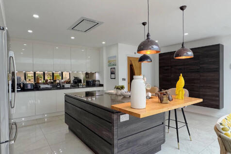 Family Dining Kitchen