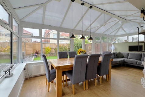Conservatory/Dining Area