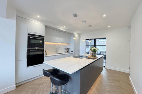 Family Dining Kitchen