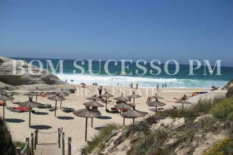 Bom Sucesso Property