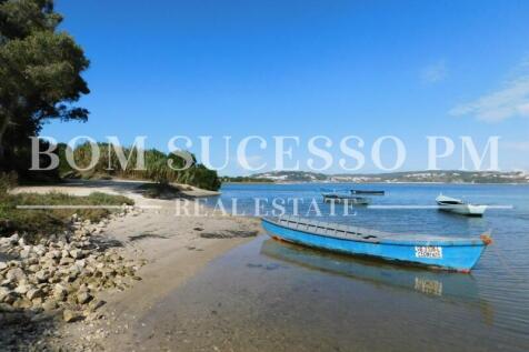 Bom Sucesso Property