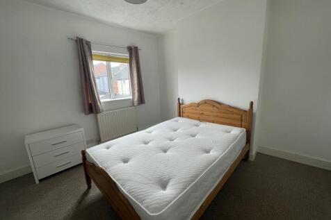bedroom 1 (1)