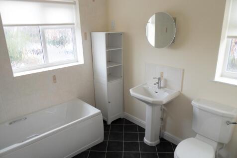 1 Bruce Rd Bathroom