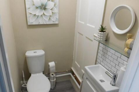 Bedroom 2 en-suite