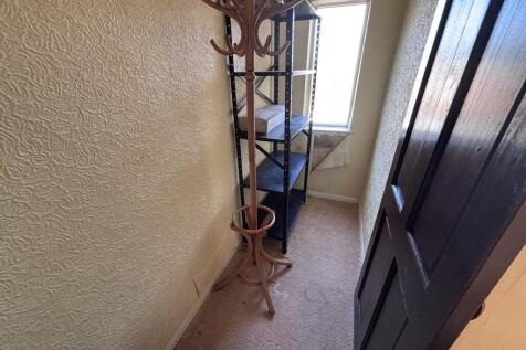 Study/walk-in wardrobe