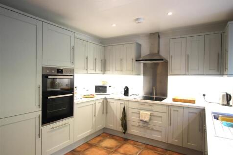 Kitchen 1.JPG
