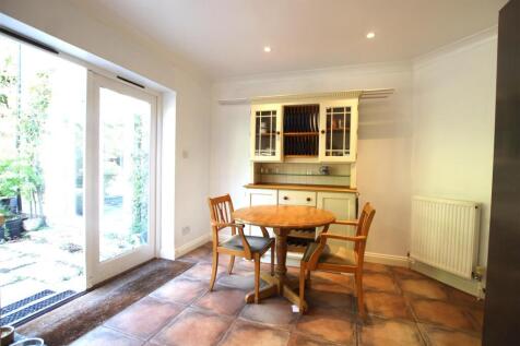 Kitchen 2.JPG