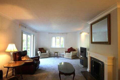 sitting room 2.JPG