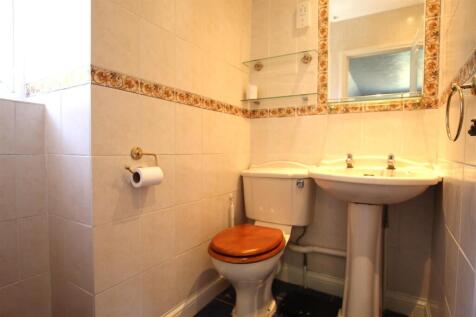 ensuite.JPG