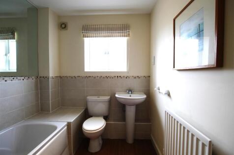 Bathroom 2.JPG