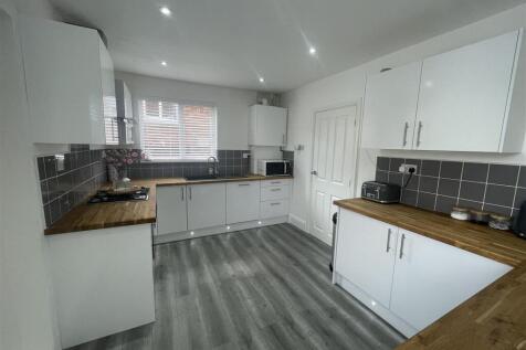 18 pelaw 6.jpg