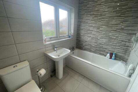 18 pelaw 3.jpg