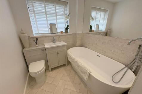 BATHROOM/WC/SHOWER