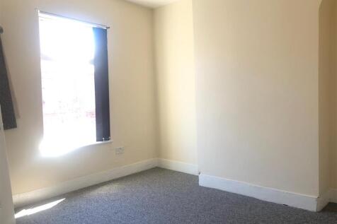 bedroom .jpeg