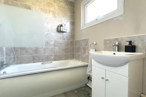 Bathroom.jpg