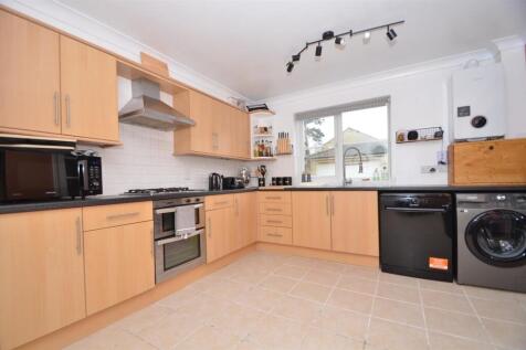 Kitchen 1.jpg