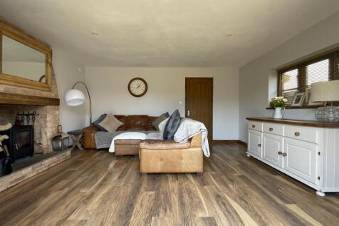 Living Room.jpg