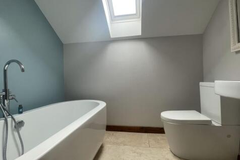 Family Bathroom.jpg
