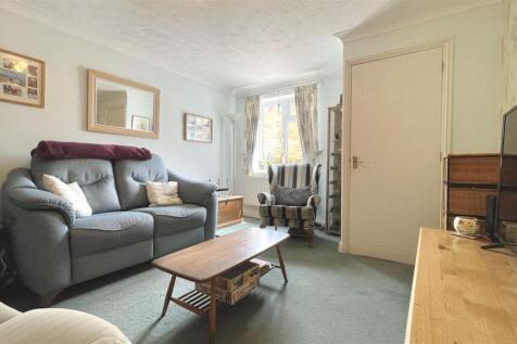 Living room 2.jpg