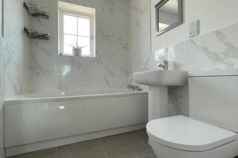 Family Bathroom.jpg