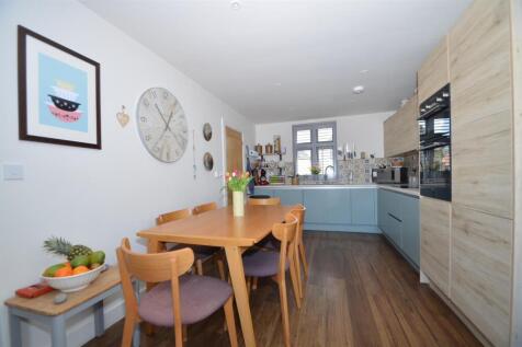 Kitchen3.jpg